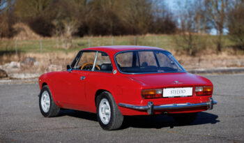 Alfa Romeo 2000 GT Veloce full