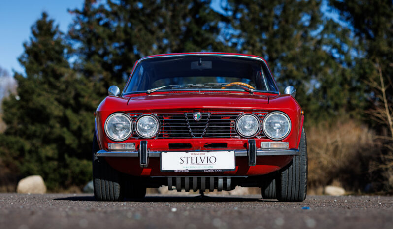 Alfa Romeo 2000 GT Veloce full