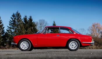 Alfa Romeo 2000 GT Veloce full