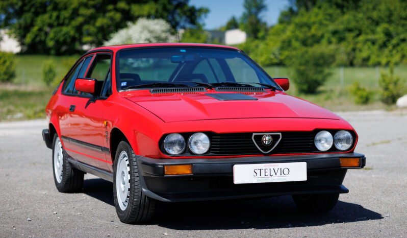 Alfa Romeo GTV GTV6 2,5 full