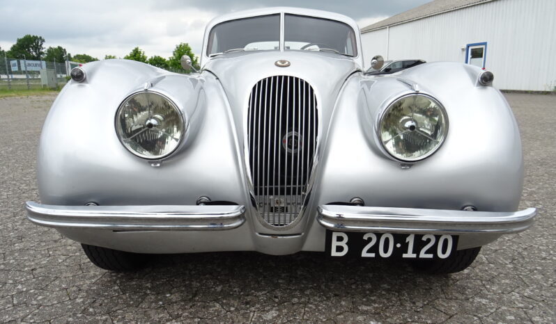 Jaguar XK 120 FHC full