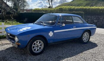 Alfa Romeo 1300 GT Junior full