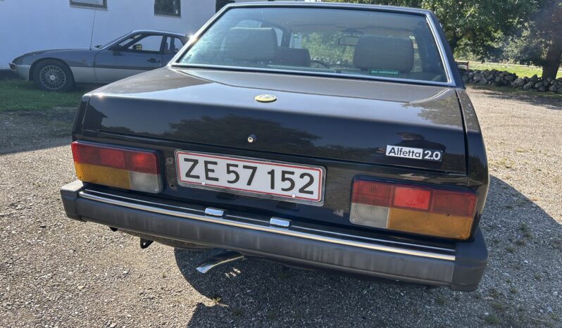 Alfa Romeo Alfetta 2000 full