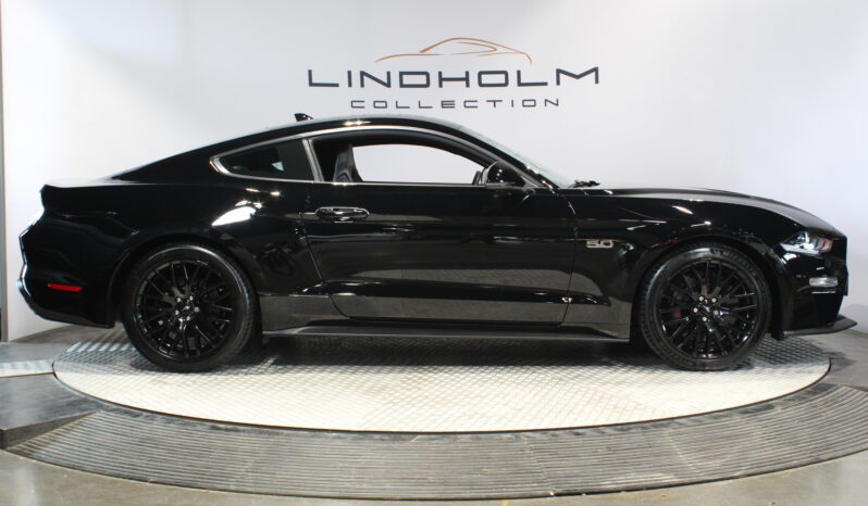 Ford Mustang 5,0 GT Fastback full