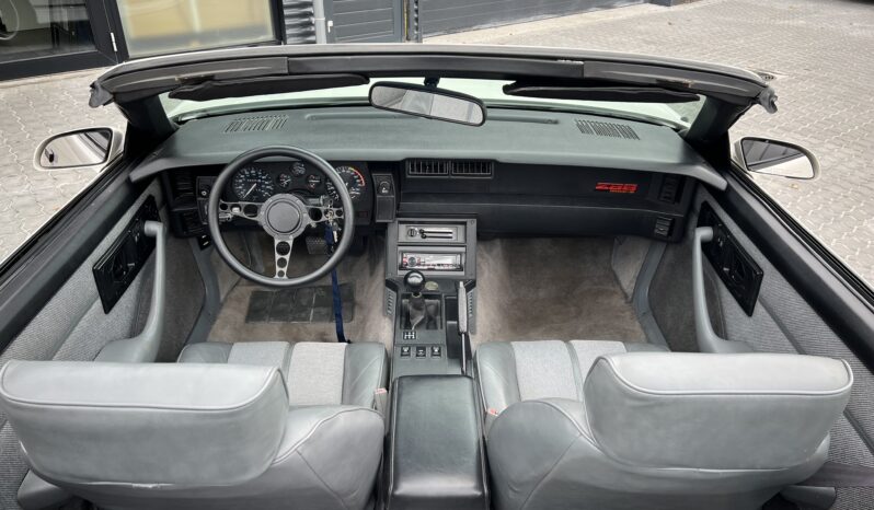 Chevrolet Camaro IROC-z full