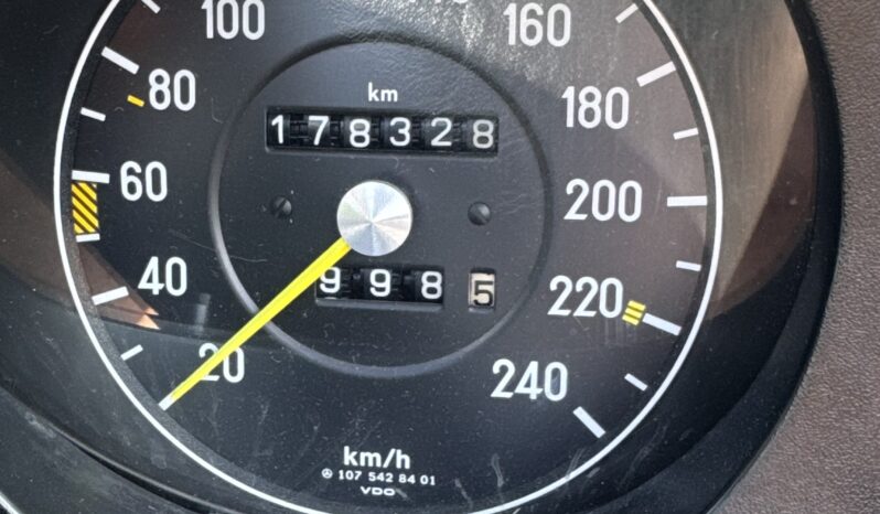 Mercedes-Benz SL-Klasse (R107) 500 full