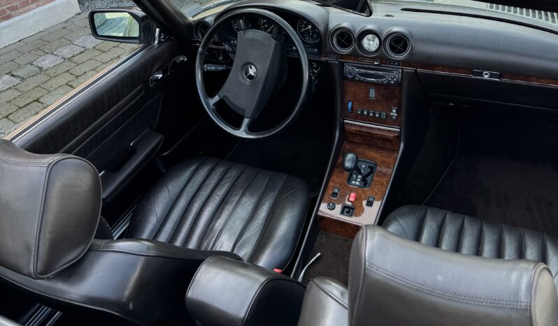 Mercedes-Benz SL-Klasse (R107) 500 full