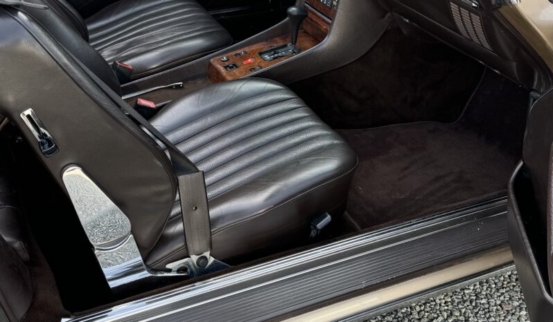 Mercedes-Benz SL-Klasse (R107) 500 full