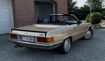 Mercedes-Benz SL-Klasse (R107) 500 full