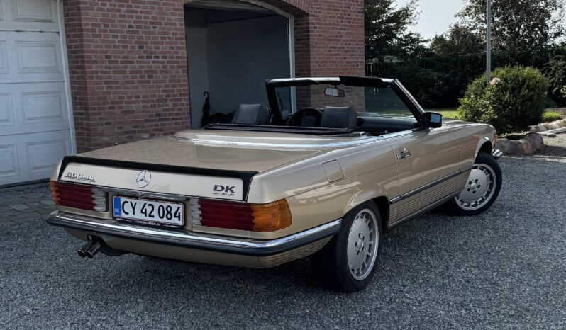 Mercedes-Benz SL-Klasse (R107) 500 full