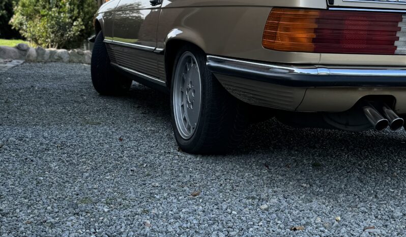 Mercedes-Benz SL-Klasse (R107) 500 full