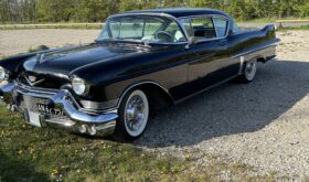 Cadillac Coupé DeVille 2 Door HT