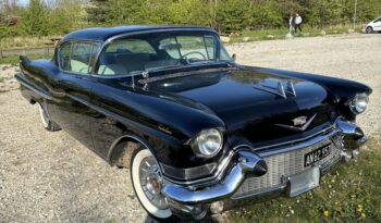 Cadillac Coupé DeVille 2 Door HT full