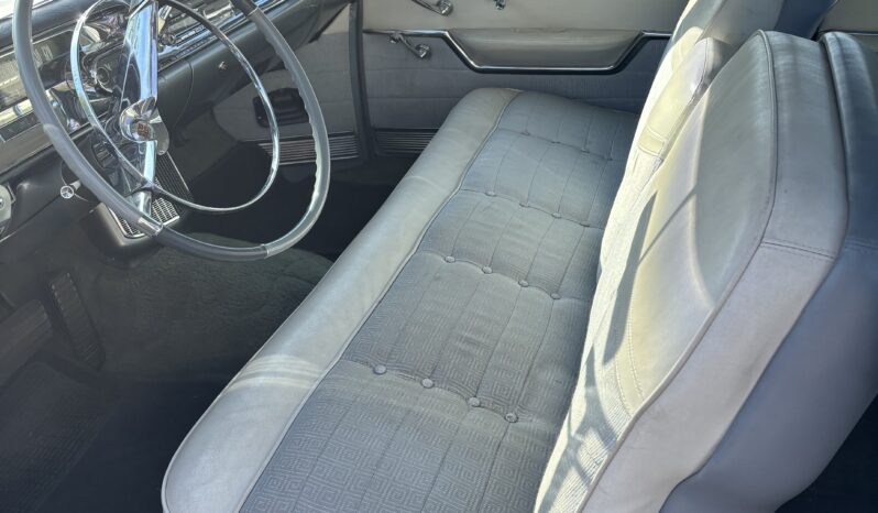 Cadillac Coupé DeVille 2 Door HT full