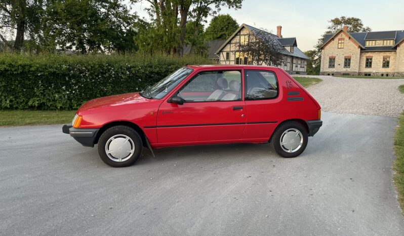 Peugeot 205 XR full