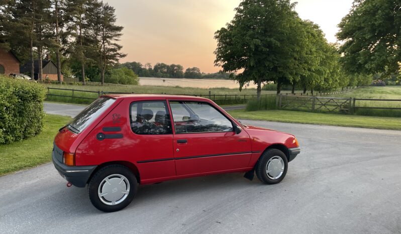 Peugeot 205 XR full