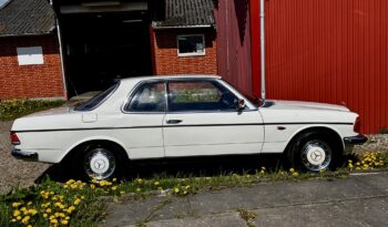 Mercedes-Benz 190-230 (W110) Mercedes Daimler 230 CE 1980 KUN 180.000 KM full