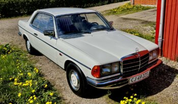 Mercedes-Benz 190-230 (W110) Mercedes Daimler 230 CE 1980 KUN 180.000 KM full