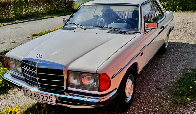 Mercedes-Benz 190-230 (W110) Mercedes Daimler 230 CE 1980 KUN 180.000 KM full