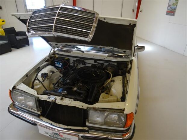 Mercedes-Benz 190-230 (W110) Mercedes Daimler 230 CE 1980 KUN 180.000 KM full