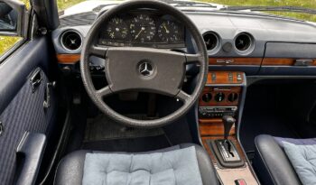 Mercedes-Benz 190-230 (W110) 230 CE Coupe full