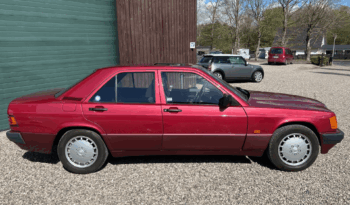 Mercedes-Benz E-Klasse (W124) 190 E 1,8 full