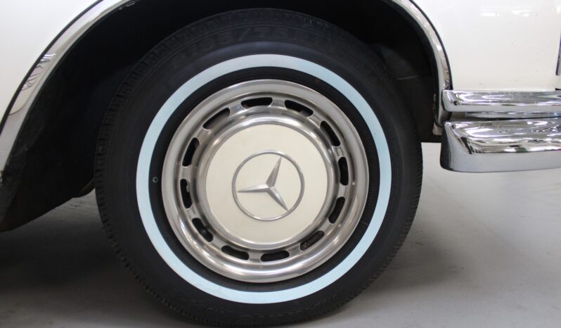 Mercedes-Benz 220 SE (W128) cabriolet full