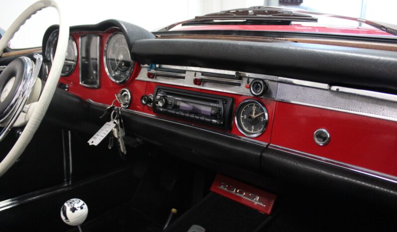 Mercedes-Benz SL (W113) 230 Pagode full