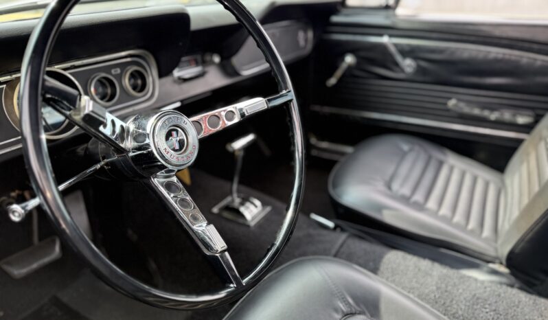 Ford Mustang Fastback full