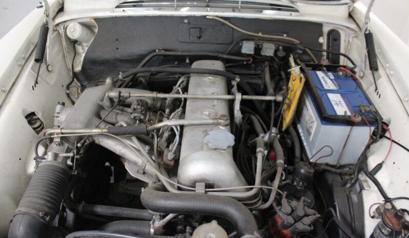 Mercedes-Benz 220 SE (W128) cabriolet full