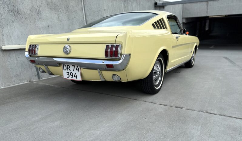Ford Mustang Fastback full