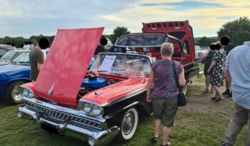 Ford Galaxy Skyliner full