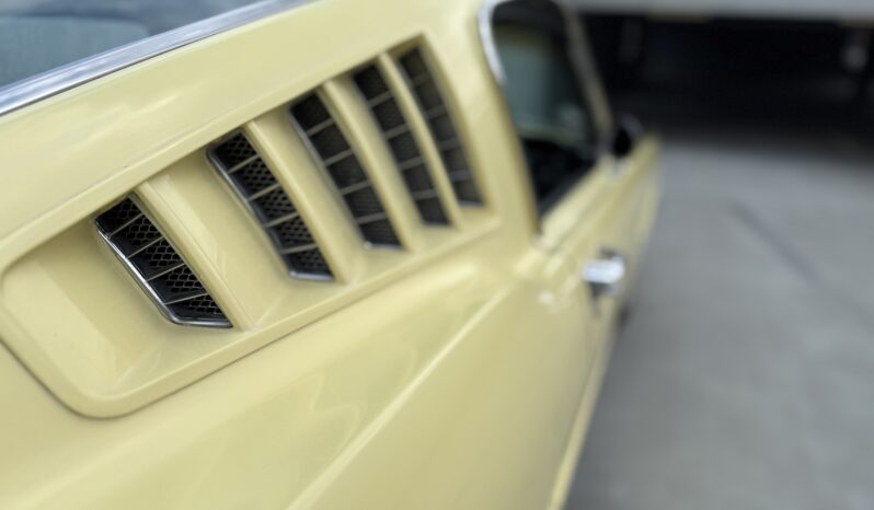 Ford Mustang Fastback full