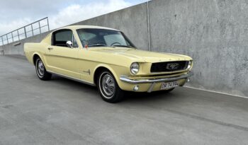 Ford Mustang Fastback full