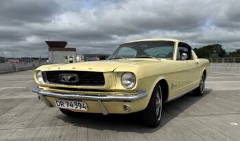 Ford Mustang Fastback full