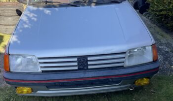 Peugeot 205 1,6 GTI full