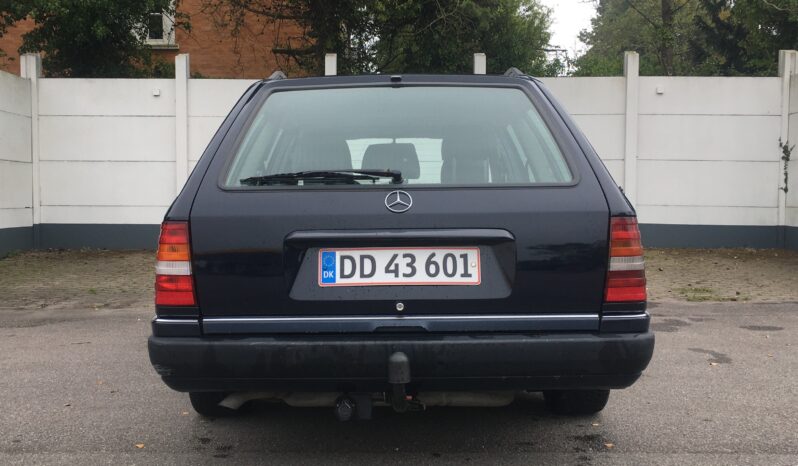 Mercedes-Benz E-Klasse (W124) 230 TE full