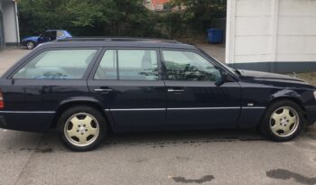 Mercedes-Benz E-Klasse (W124) 230 TE full