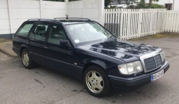 Mercedes-Benz E-Klasse (W124) 230 TE full