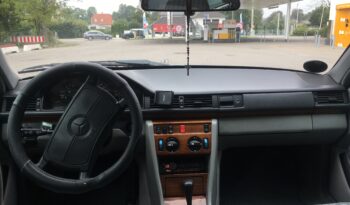 Mercedes-Benz E-Klasse (W124) 230 TE full