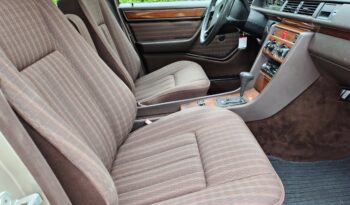 Mercedes-Benz E-Klasse (W124) 230 E Aut full