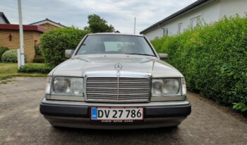 Mercedes-Benz E-Klasse (W124) 230 E Aut full
