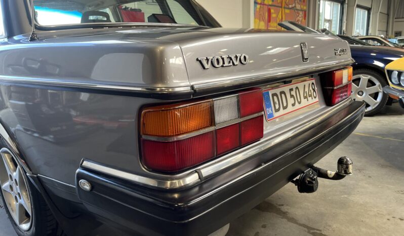 Volvo 200-Serie 240 4D Automatic full