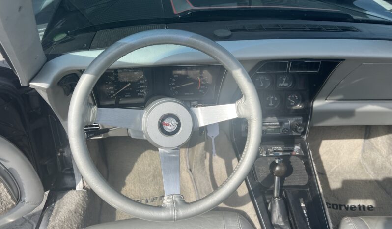 Chevrolet Corvette C3 V8 Stingray Targa full
