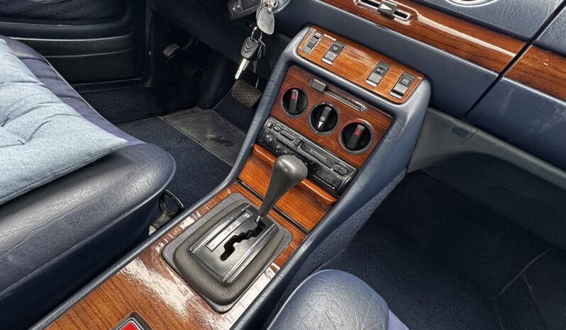 Mercedes-Benz 190-230 (W110) 230 CE Coupe full