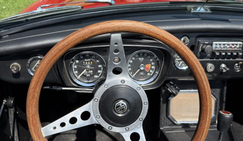 MG MGB 1,8 Roadster 2d full