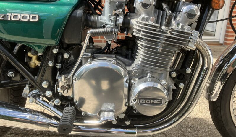 Kawasaki Z1000 full