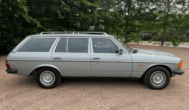 Mercedes-Benz 200-300 (W123) 280 TE 2,8 STC. aut. full