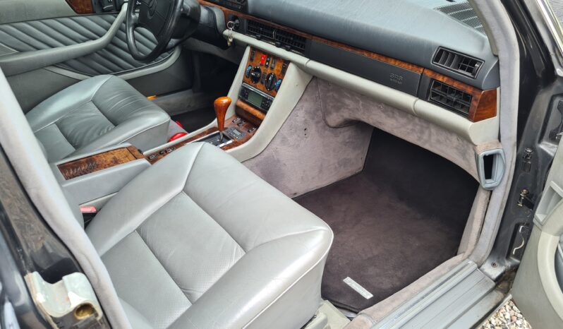 Mercedes-Benz S-Klasse (W126) 560 SE full