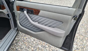 Mercedes-Benz S-Klasse (W126) 560 SE full